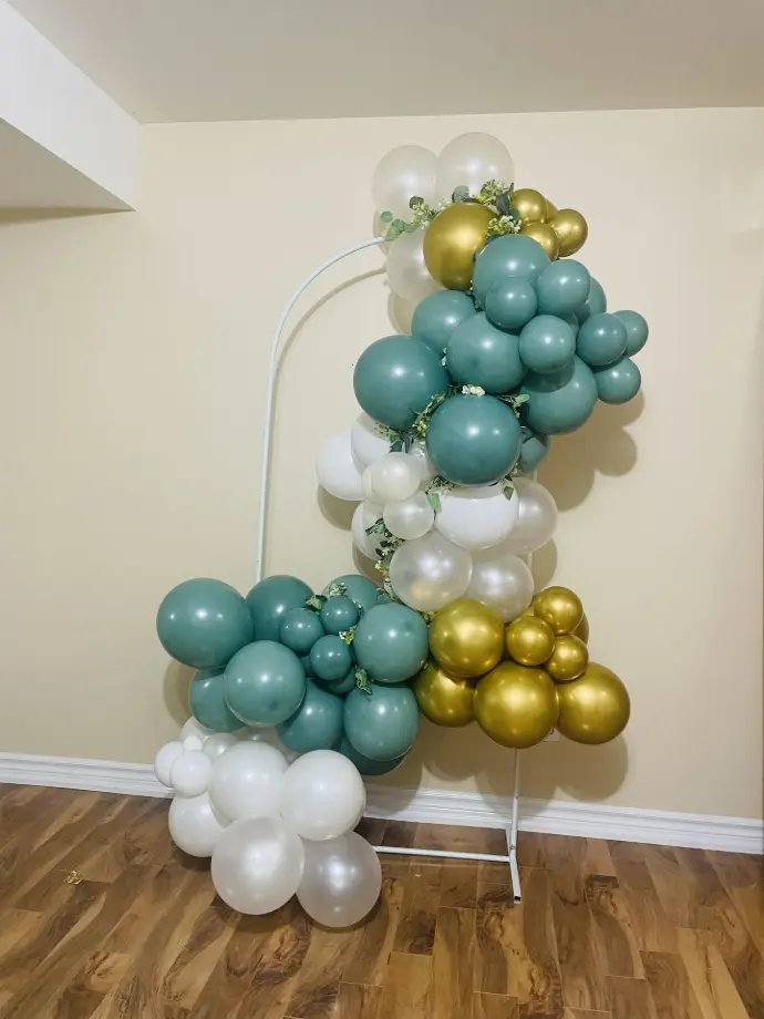 Bridal shower balloon decor near Brampton 